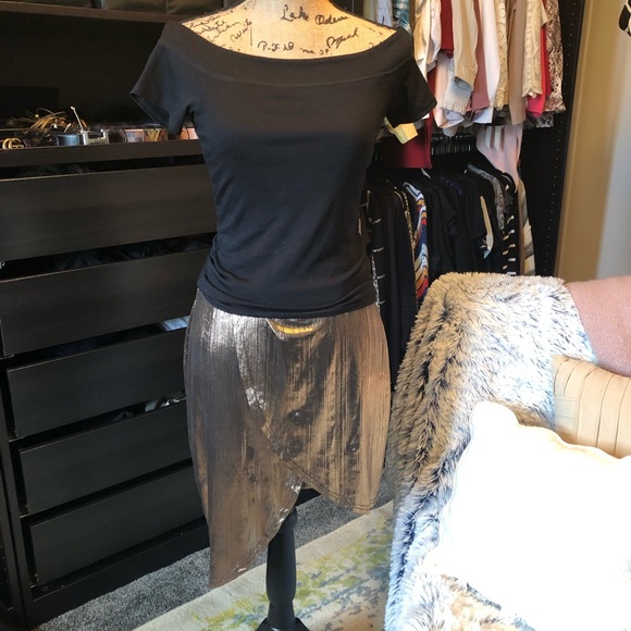 Asymmetrical metallic bronze skirt - Picture 2 of 4